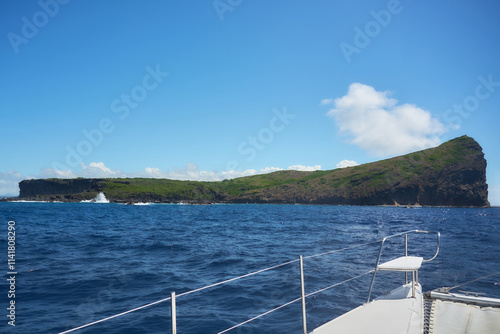 Foto Coin de Mire (Gunner's Quoin), a protected Mauritian island 8 km off Mauritius' northern coast, is known for its steep profile and birdlife but is not open to visitors