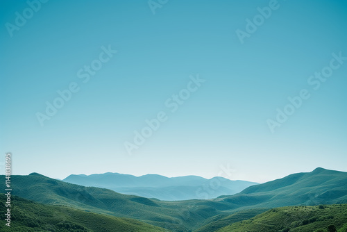 山々と空のシンプルな背景