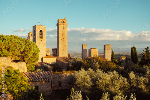 Tours d'un village de Toscane - 1