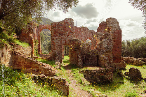 Ruines de villa romaine - 3 photo