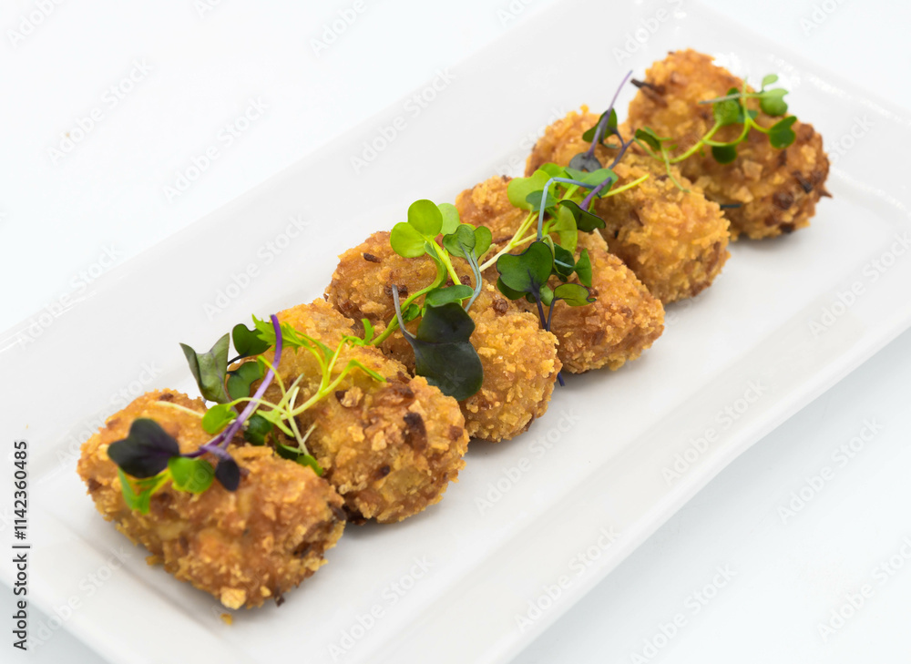 Croquetas tipicas españolas rellenas de marisco Croquetas tipicas españolas rellenas de marisco