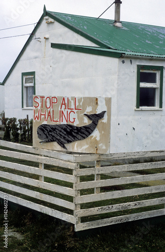 Pancarte non à la chasse à la baleine; Port Stanley; Iles Falkland photo