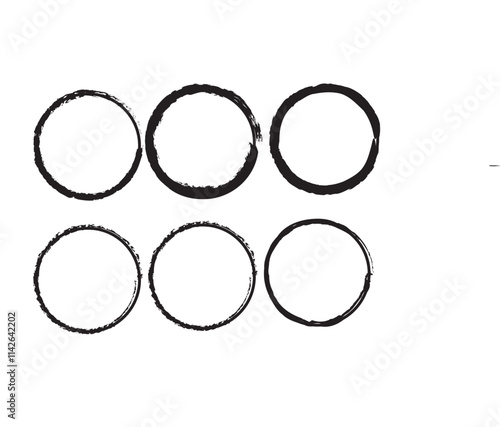 Round brushes pack .Grunge circle brushes. Vector brush Stroke. Distressed banner. Black circles with rough edges. paintbrush collection .Gradient paintbrush . Circular marks . Grunge textured circles