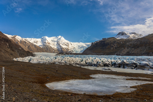 Obraz na płótnie Svinafellsjokull glacier in a sunny day w salonie