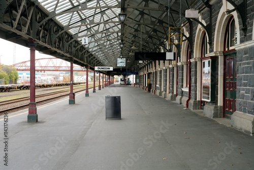 Fotografie Platform of Dunedin’s Edwardian Railway Station, Historic New Zealand