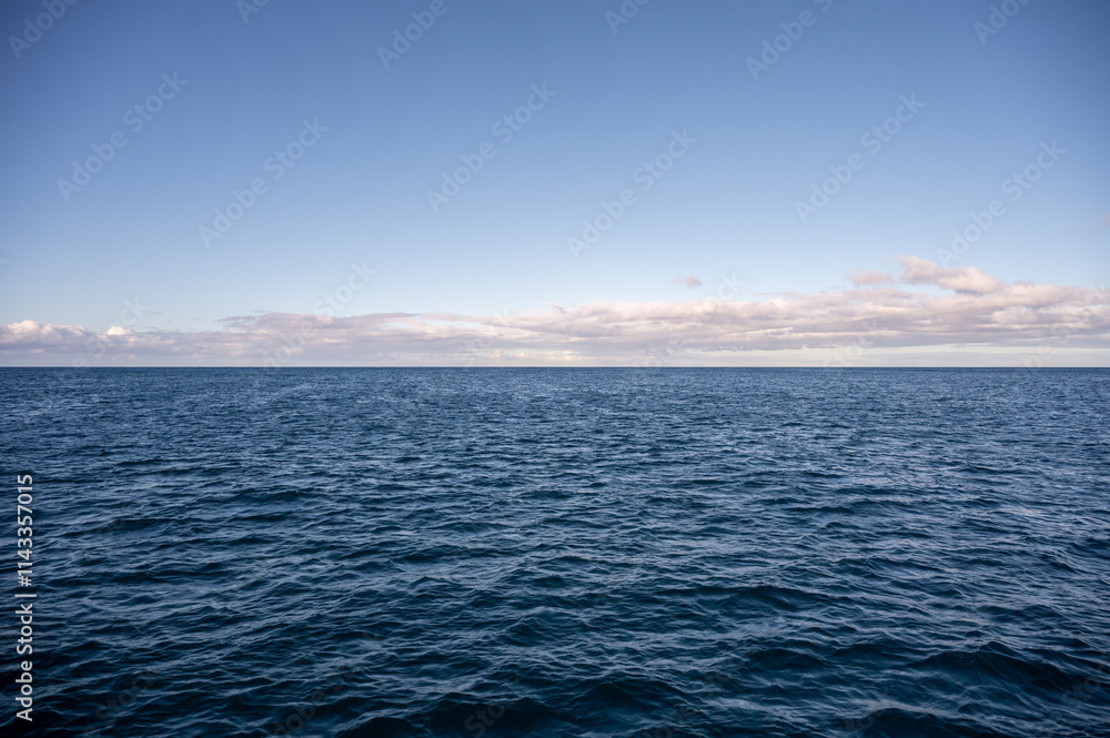 Obraz premium Clouds over the ocean