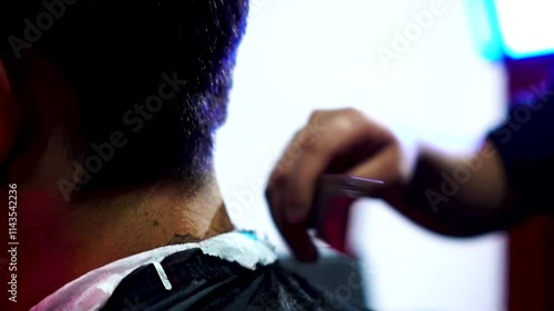 Servicio de corte de cabello en barberia 