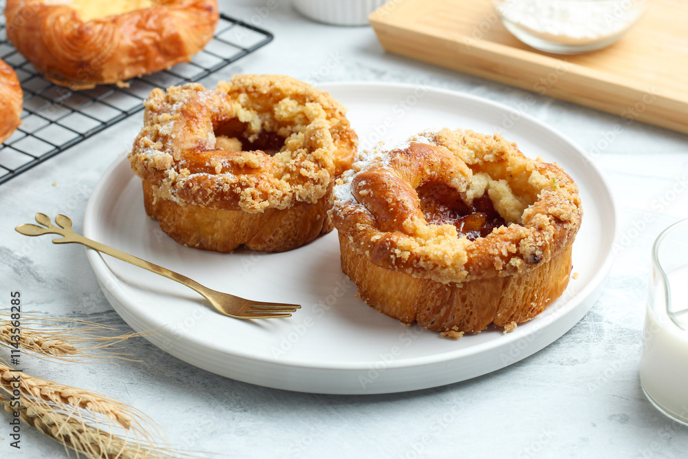 Apple pie pastry. Mini apple pie. Apple pie pastry. Mini apple pie.