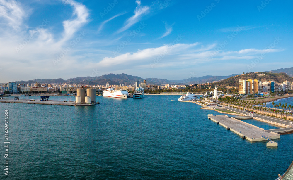 Obraz premium Panoramic view of the sea port of Malaga, Andalusia (Andalucía), Spain