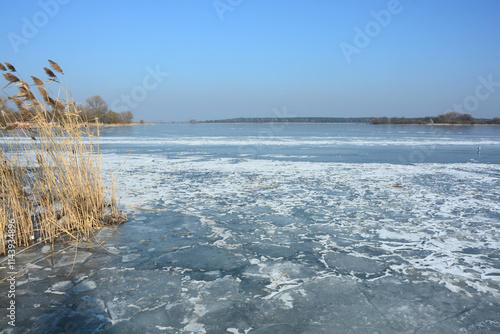 See mit Eis in Wusterwitz bei Brandenburg an der Havel photo