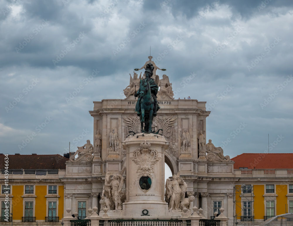 View of the iconic Praça do comércio (Commerce Square), a large public square open to the Tagus (Tejo) river, Lisbon (Lisboa), Portugal View of the iconic Praça do comércio (Commerce Square), a large public square open to the Tagus (Tejo) river, Lisbon (Lisboa), Portugal