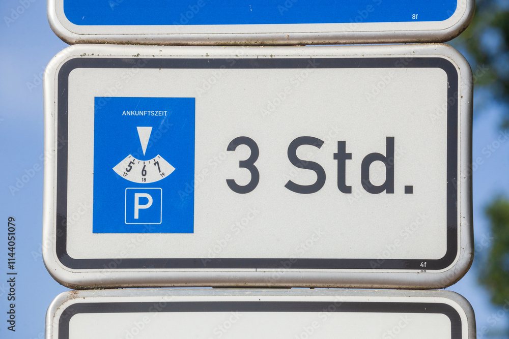 Fototapeta premium Verkehrsschild Parkplatz, parken, Deutschland