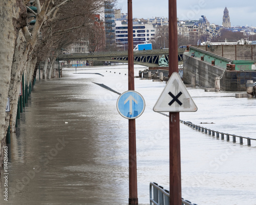 Crue à Paris