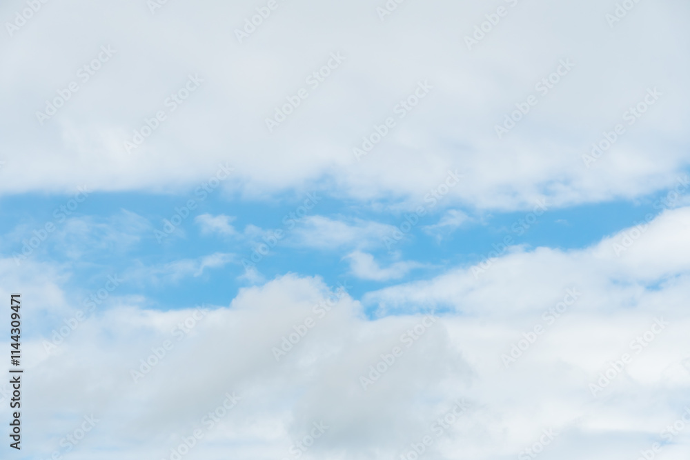 白い雲と青空の爽やかな風景 白い雲と青空の爽やかな風景