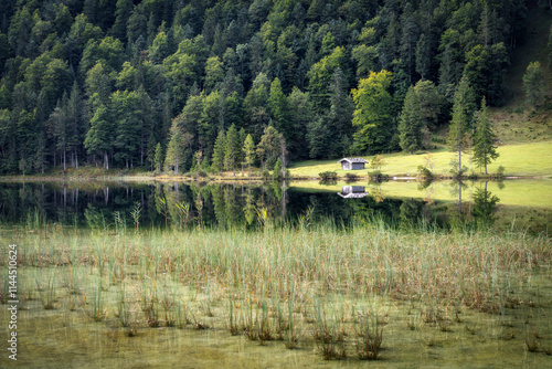 Obraz na płótnie Lake in the Bavarian Alps, Germany w salonie