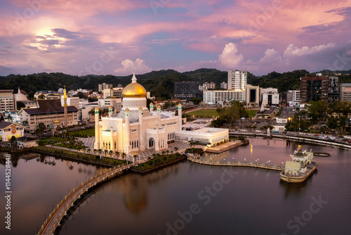 Obraz na płótnie Darussalam Brunei Mosque during Sunset w salonie