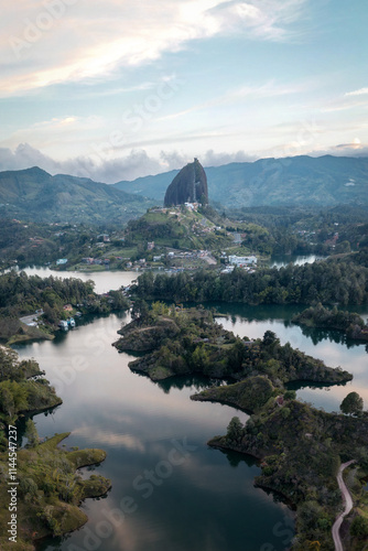 Obraz na płótnie Guatape Rock near Medellin Colombia w salonie
