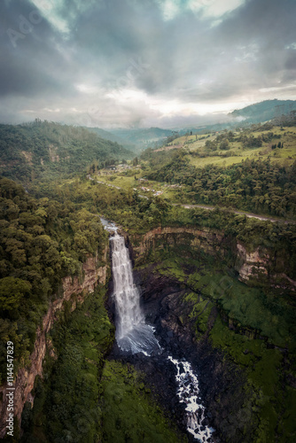 Obraz na płótnie Salto del Tequendama Waterfall in Colombia w salonie