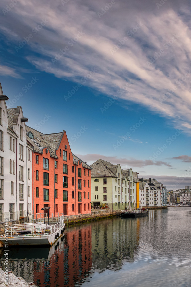 Alesund is a city and municipality in Møre og Romsdal county, Norway. It is a port 236 km northeast of Bergen Alesund is a city and municipality in Møre og Romsdal county, Norway. It is a port 236 km northeast of Bergen