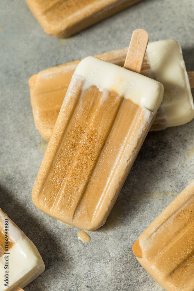 Fototapeta premium Cold Frozen Thai Iced Coffee Popsicles