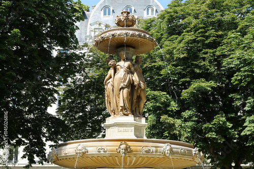 Billede på lærred Paris - Fontaine du Square Louvois - Rue de Richelieu