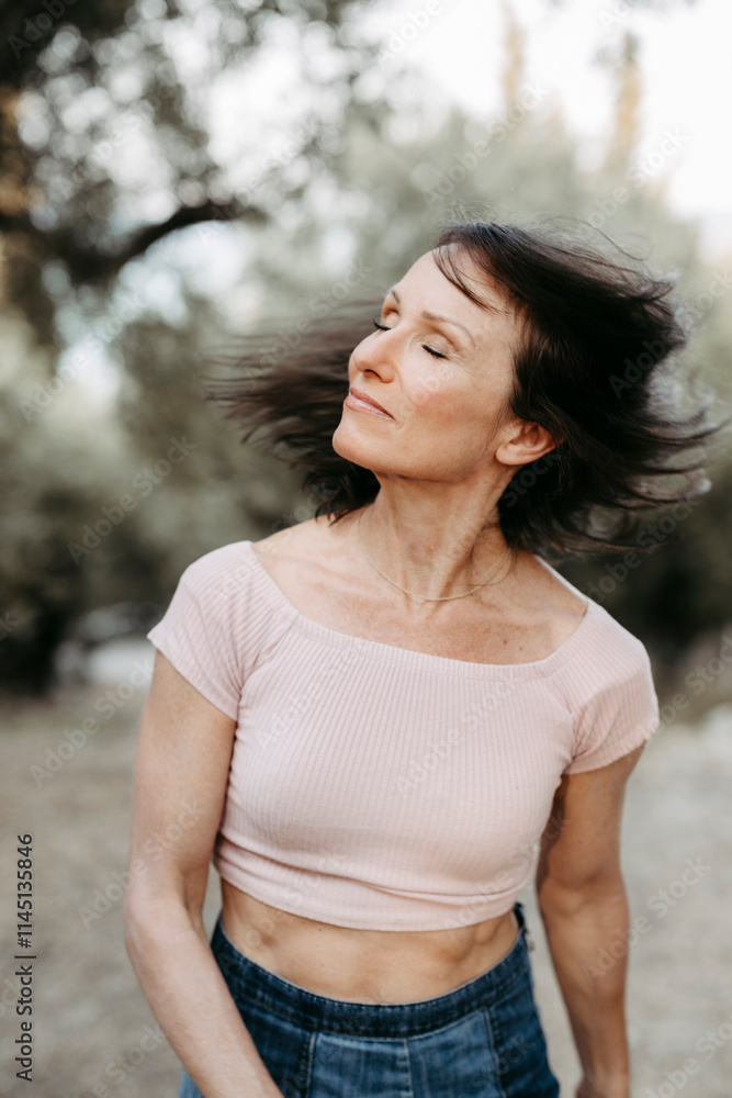 Attraktive, bünette Frau, 40+ im Portrait Attraktive, bünette Frau, 40+ im Portrait