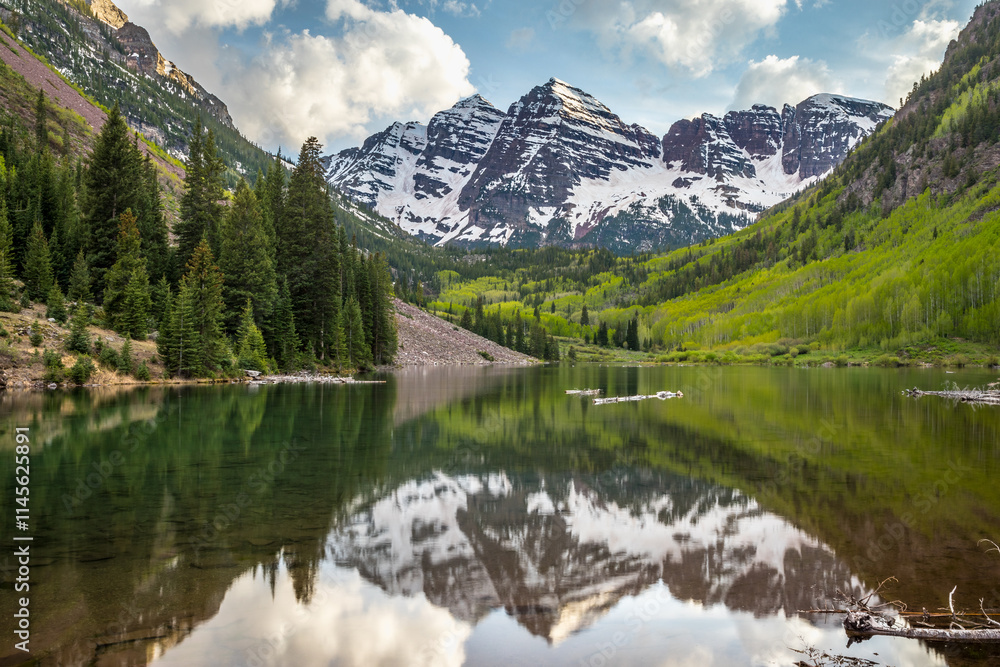 Beauty of Maroon Lake and Maroon Bells in Aspen