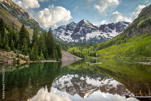 Beautiful Aspen landscape with mountains and lake
