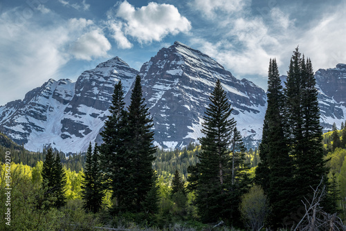 Stunning view of Maroon Bells in Colorado