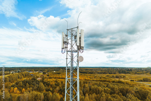 Billede på lærred Telecom tower for 4G and 5G signal transmission