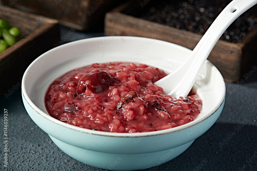 Delicious and nutritious red bean, barley, red dates and multi-grain porridge Delicious and nutritious red bean, barley, red dates and multi-grain porridge