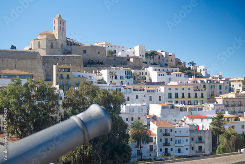Ibiza, isla de las Baleares, vista aérea de sus calles y de la ciudad.