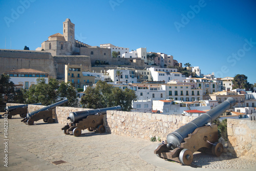 Ibiza, isla de las Baleares, vista aérea de sus calles y de la ciudad.