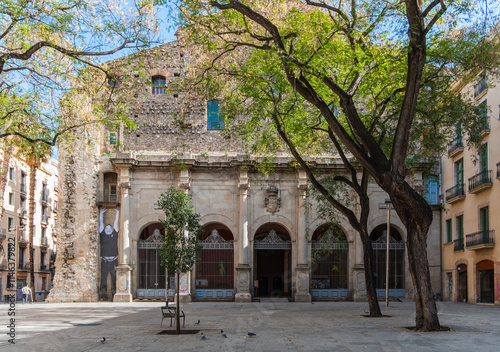 Portal der Kirche Sant Agustí in El Raval, Barcelona, Spanien photo