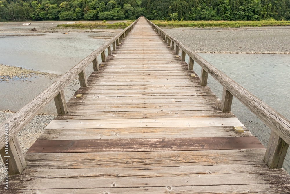木道 Old wooden bridge with perspective 木道 Old wooden bridge with perspective