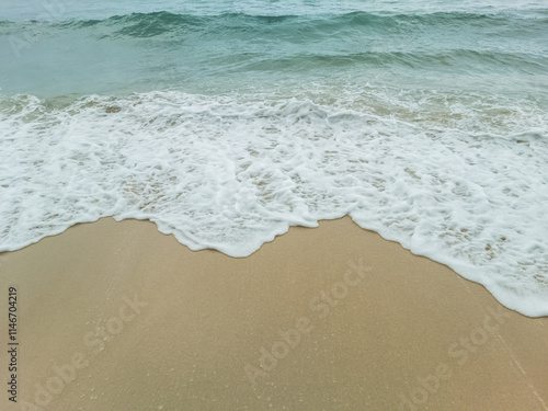 Fototapeta Naklejka Na Ścianę i Meble -  waves on the beach