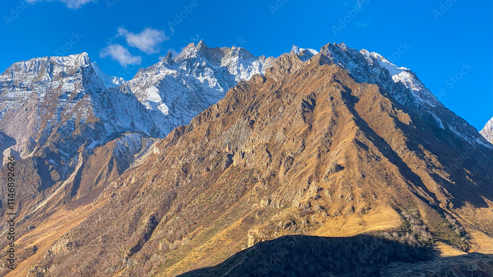 Fototapeta premium beautiful rugged snow clad himalayan mountain peaks on the way to Adi Kailash