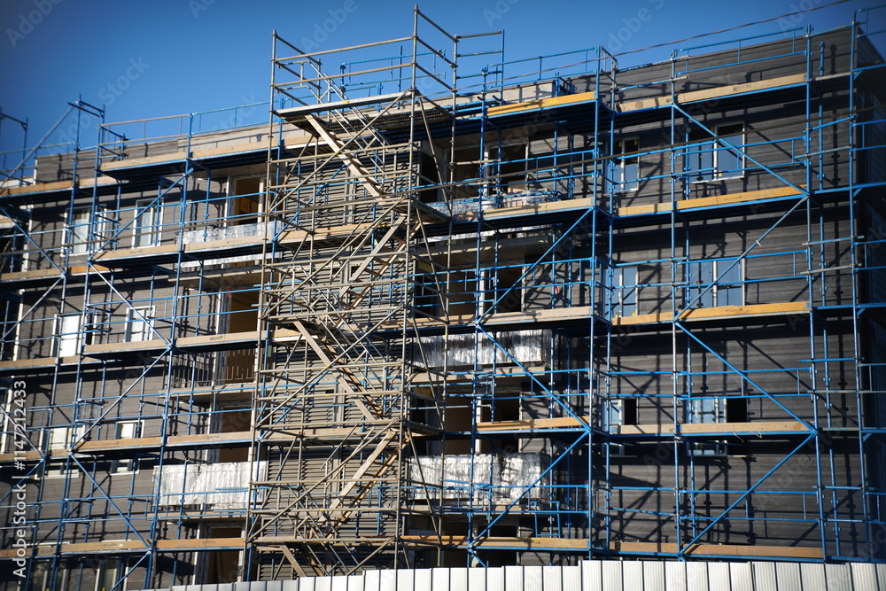 construction of scaffolding to repair apartments
construction of scaffolding to repair apartments