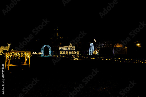 Weihnachtsbeleuchtung für außen  Weihnachtsfiguren photo