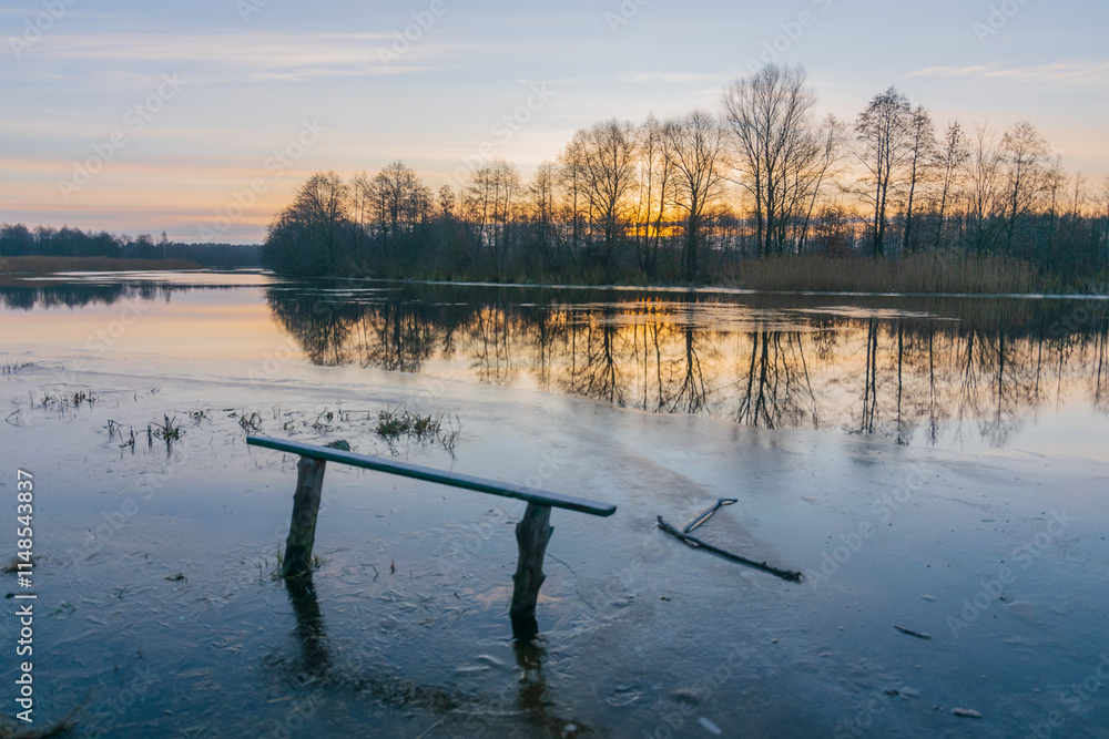 Naklejka premium lake in the morning