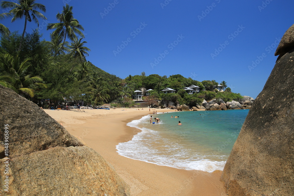 Obraz premium symbol, beauty, koh, palm, grandpa, holiday, sea, summer, rock, beautiful, grandma, white, ngan, thailand, vacation, nobody, lamai, sky, ko, nature, island, asia, asian, pha, tree, tranquil, water, co