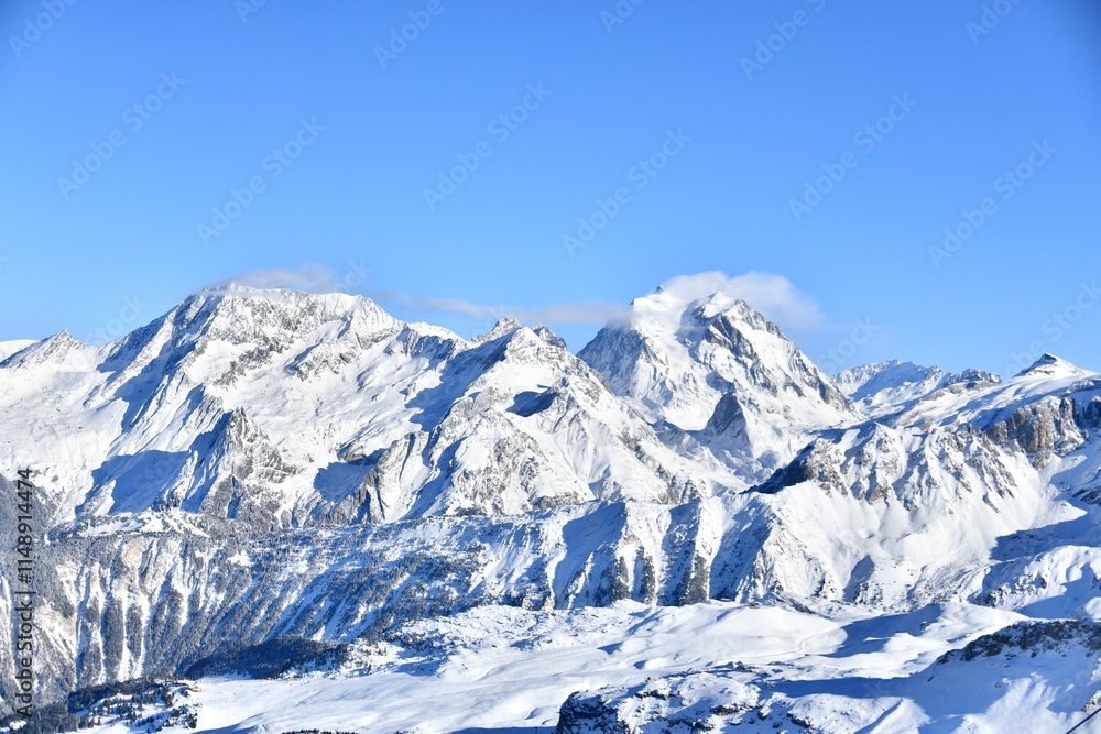 Obraz premium Snowcapped Mont Blanc mountain in French alps.
