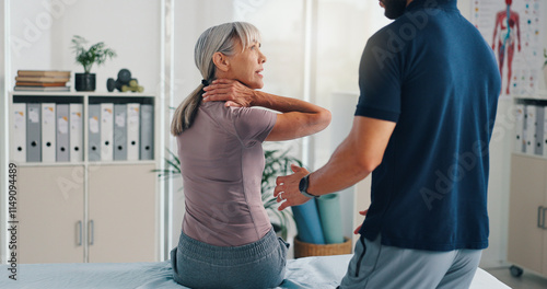 Cuadro en lienzo Neck pain, physiotherapy and advice with old woman in clinic for healthcare, osteoarthritis or symptoms