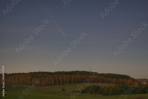Obraz na płótnie Kometa C/2023 A3 Tsuchinshan-ATLAS. w salonie