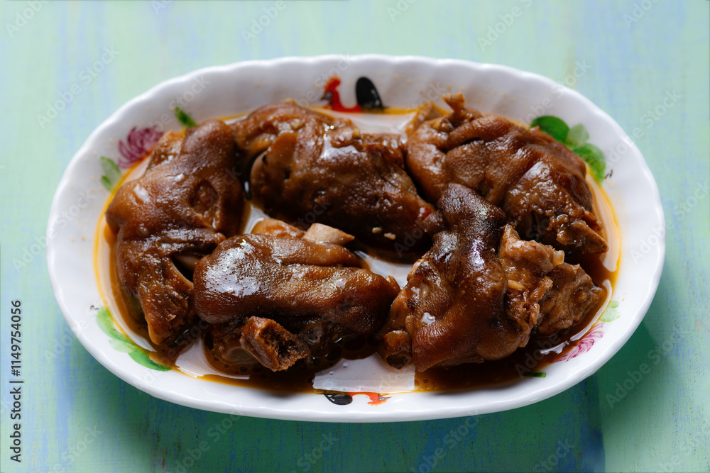 red braised pig trotters