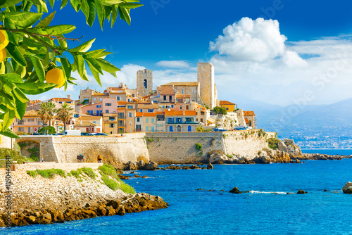 Obraz na płótnie View of the city of Antibes, Provence, Cote d'Azur, a popular travel destination in Europe w salonie