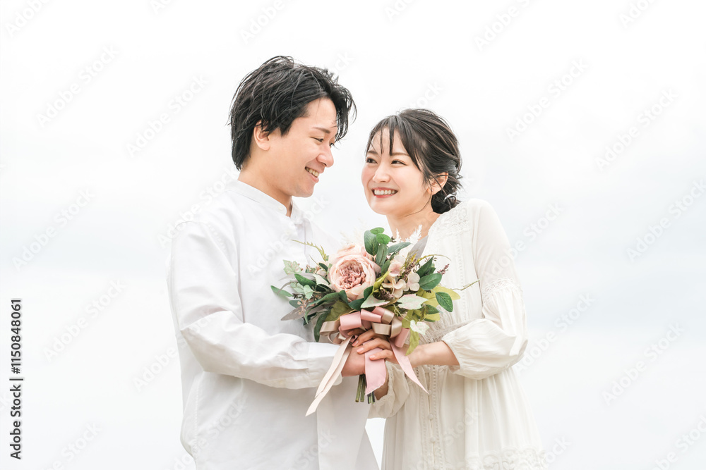 ブーケ・花束を持つ幸せそうな夫婦・新郎新婦・カップル・恋人(ウェディング・ブライダル・結婚)
ブーケ・花束を持つ幸せそうな夫婦・新郎新婦・カップル・恋人(ウェディング・ブライダル・結婚)