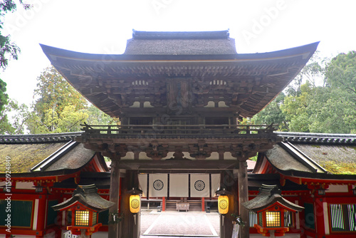 石上神宮・いそのかみじんぐう・楼門（奈良県・天理市） photo