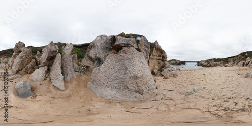 360º immersive panoramic photography of a deserted beach in winter