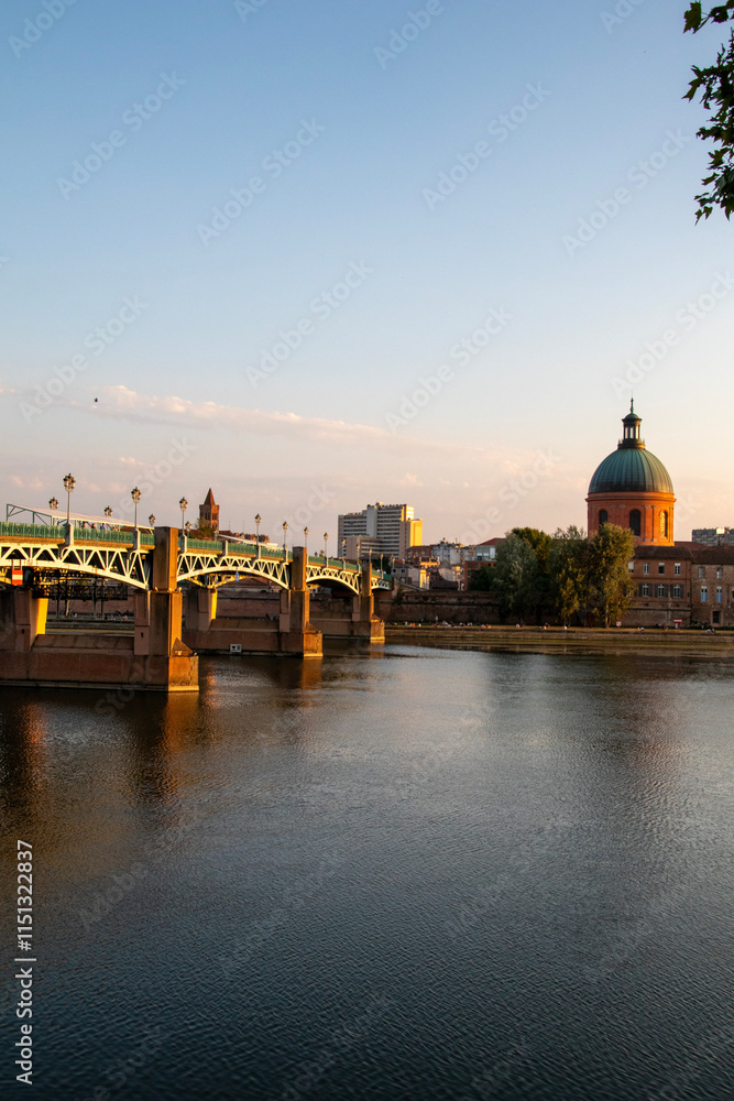 Fototapeta premium Pont Saint-Pierre, Toulouse, France